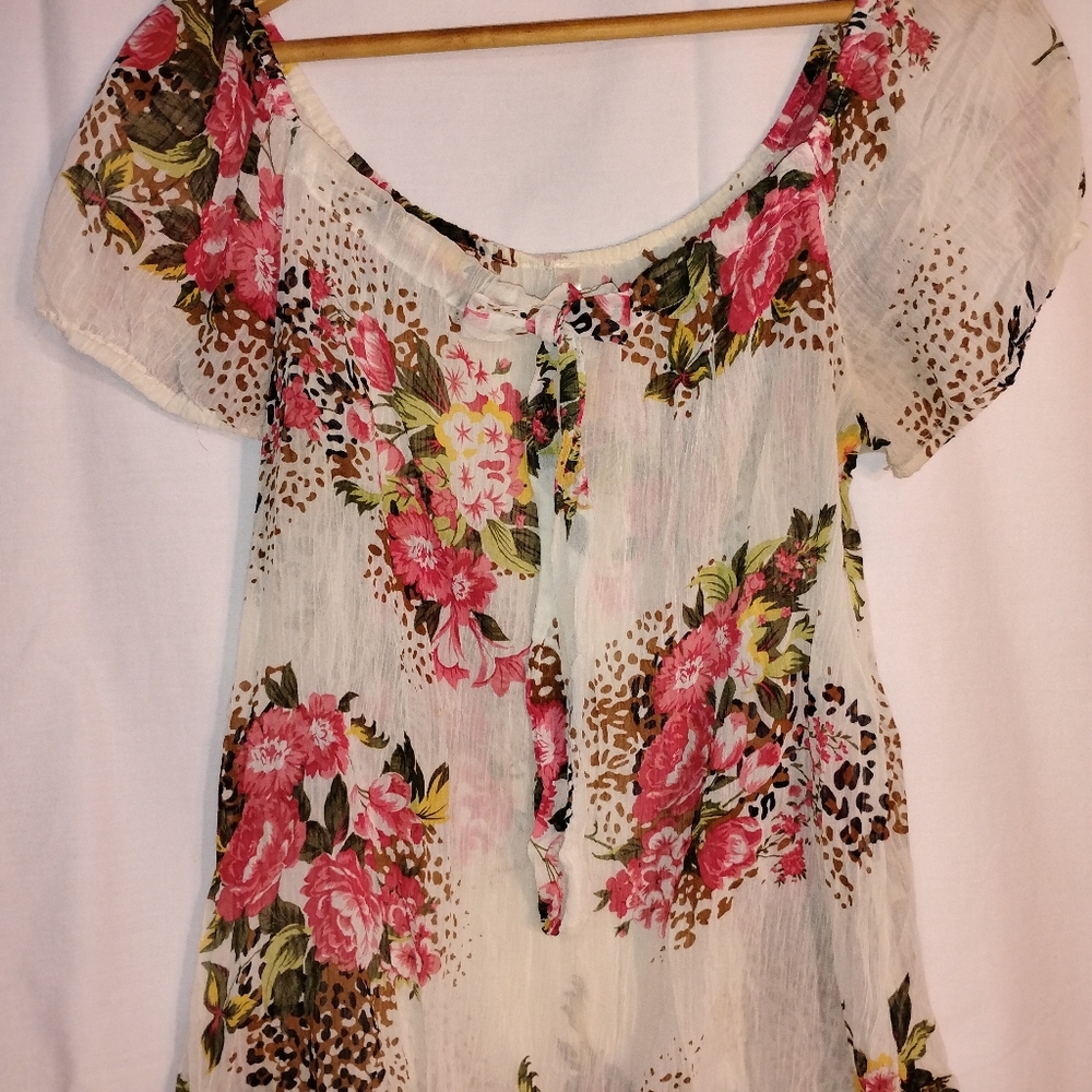 Xhilaration Pink and Green Flutter Sleeve Blouse
